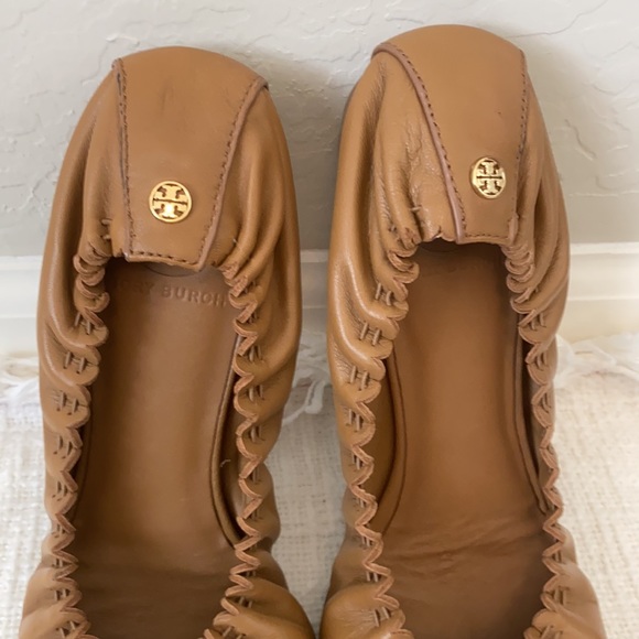 Tory Burch Tan Cap Toe Flats Size 8.5 - Picture 3 of 7